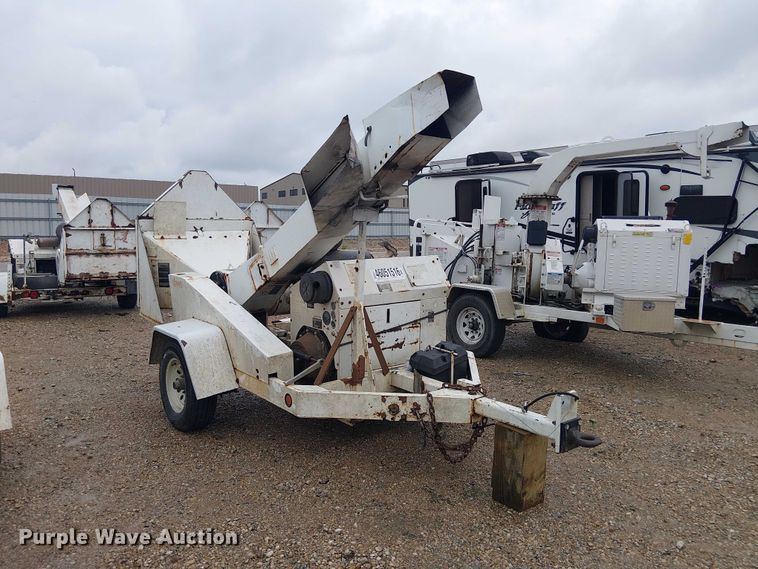 image for item YA2817 2005 Woodchuck WC12A wood chipper