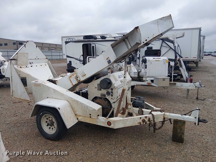 image for item YA2817 2005 Woodchuck WC12A wood chipper
