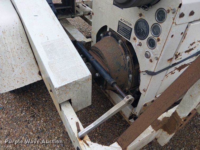 image for item YA2817 2005 Woodchuck WC12A wood chipper