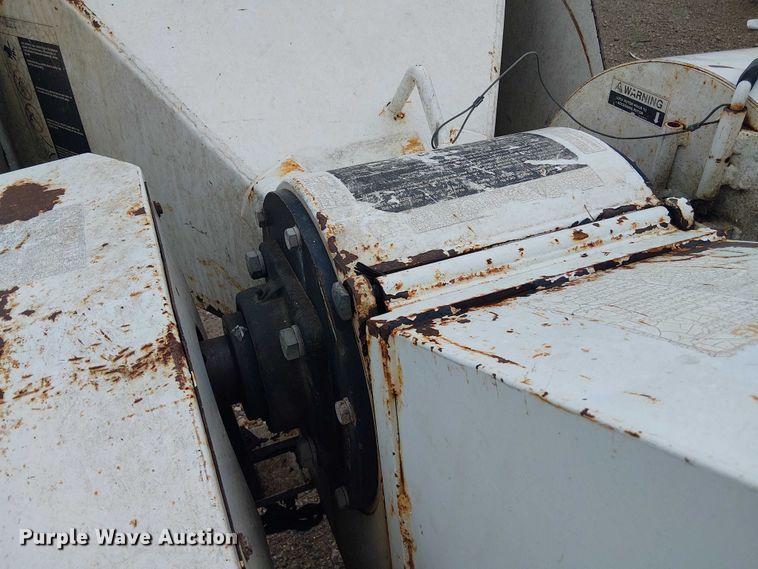 image for item YA2817 2005 Woodchuck WC12A wood chipper