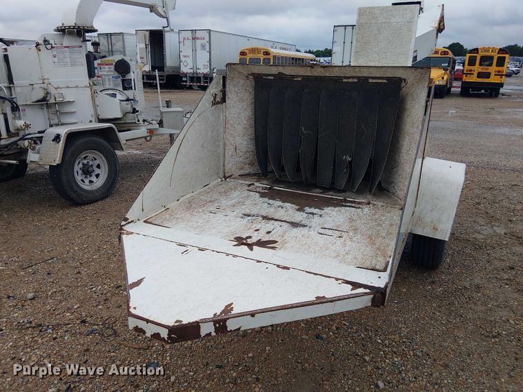 image for item YA2817 2005 Woodchuck WC12A wood chipper