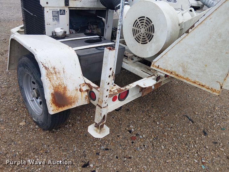 image for item YA2817 2005 Woodchuck WC12A wood chipper