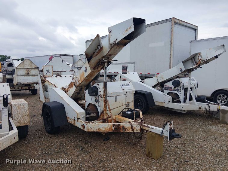 image for item YA2818 2006 Woodchuck WC12B wood chipper