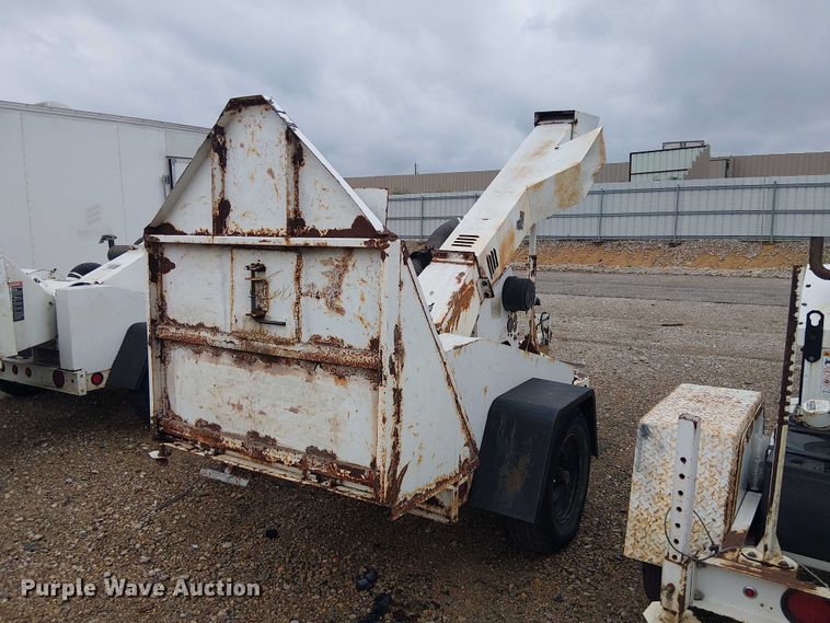 image for item YA2818 2006 Woodchuck WC12B wood chipper