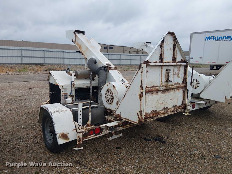 image for item YA2818 2006 Woodchuck WC12B wood chipper