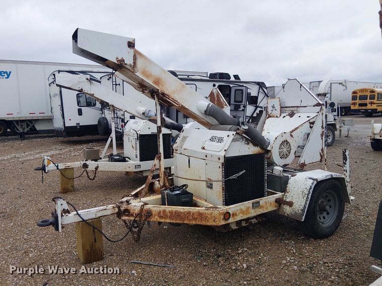 image for item YA2818 2006 Woodchuck WC12B wood chipper
