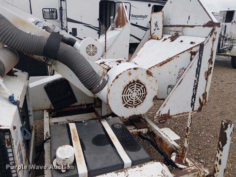 image for item YA2818 2006 Woodchuck WC12B wood chipper