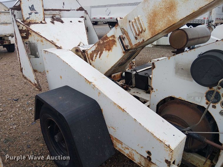 image for item YA2818 2006 Woodchuck WC12B wood chipper