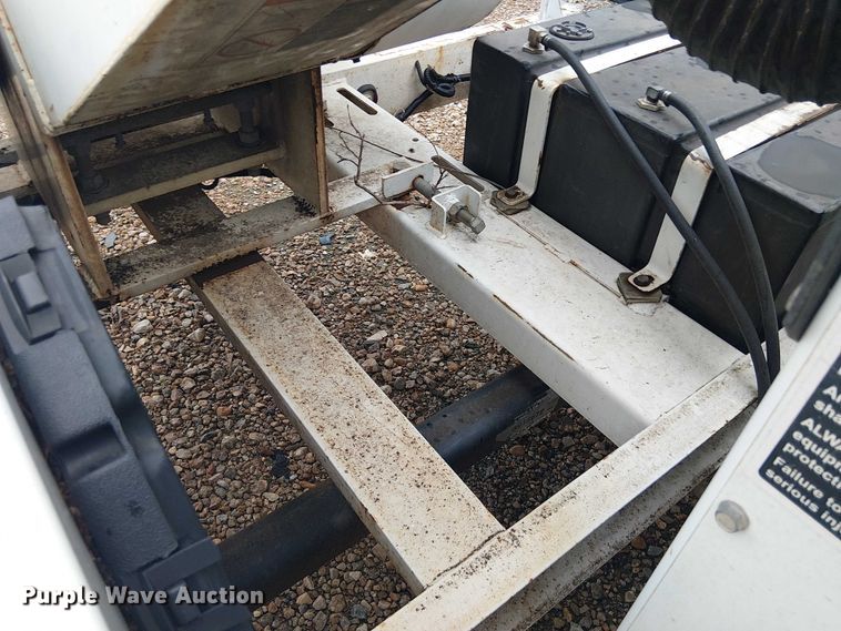 image for item YA2820 2009 Altec WC126 wood chipper