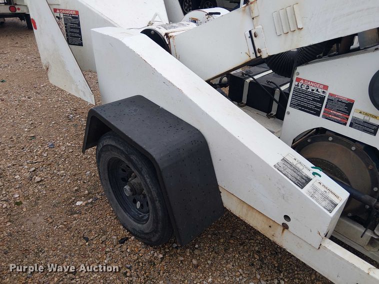 image for item YA2820 2009 Altec WC126 wood chipper