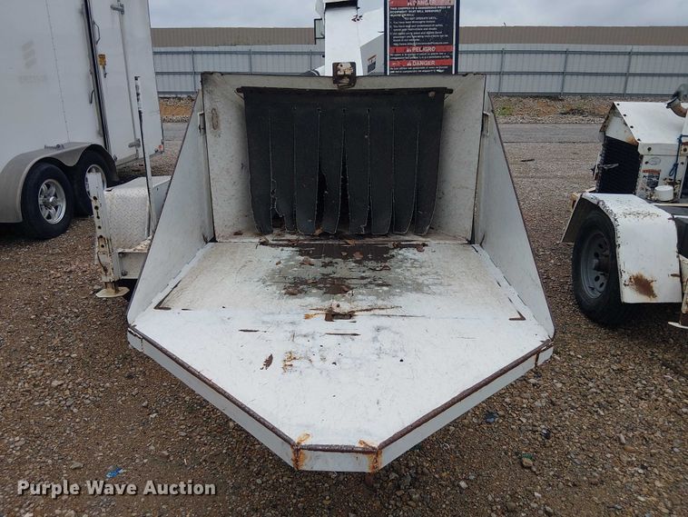 image for item YA2820 2009 Altec WC126 wood chipper