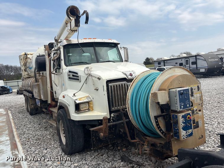 image for item YA2879 2016 Western Star 4700 sewer jetter truck