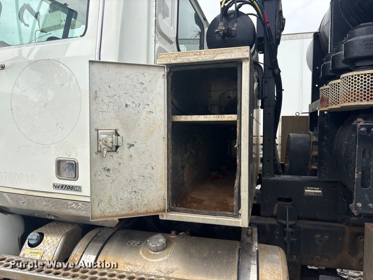 image for item YA2879 2016 Western Star 4700 sewer jetter truck