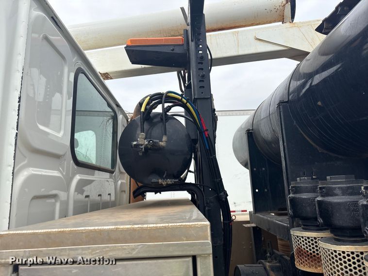 image for item YA2879 2016 Western Star 4700 sewer jetter truck