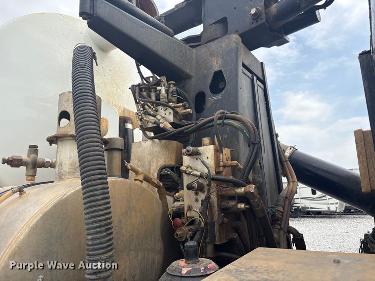 image for item YA2879 2016 Western Star 4700 sewer jetter truck