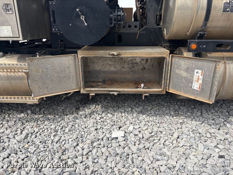 image for item YA2879 2016 Western Star 4700 sewer jetter truck