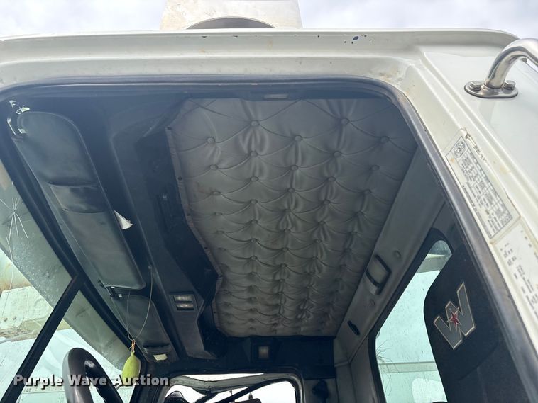 image for item YA2879 2016 Western Star 4700 sewer jetter truck