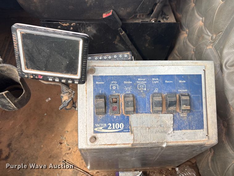 image for item YA2879 2016 Western Star 4700 sewer jetter truck