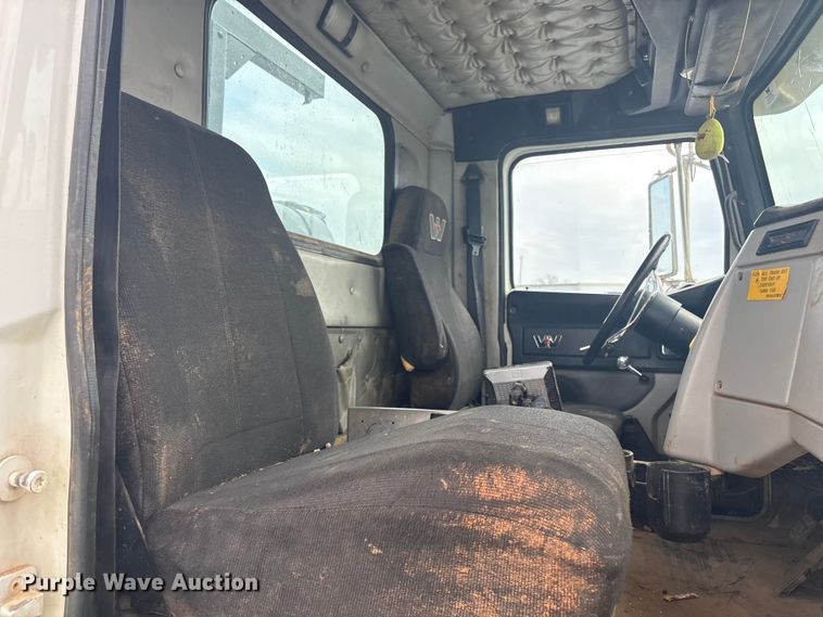 image for item YA2879 2016 Western Star 4700 sewer jetter truck