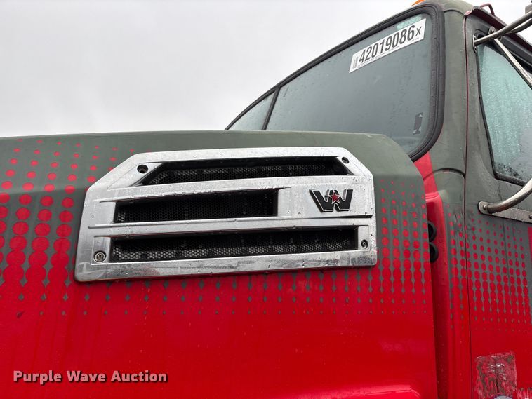 image for item YA2958 2013 Western Star 4700 crane truck