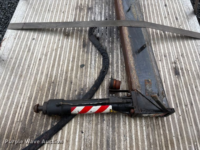 image for item YA2958 2013 Western Star 4700 crane truck