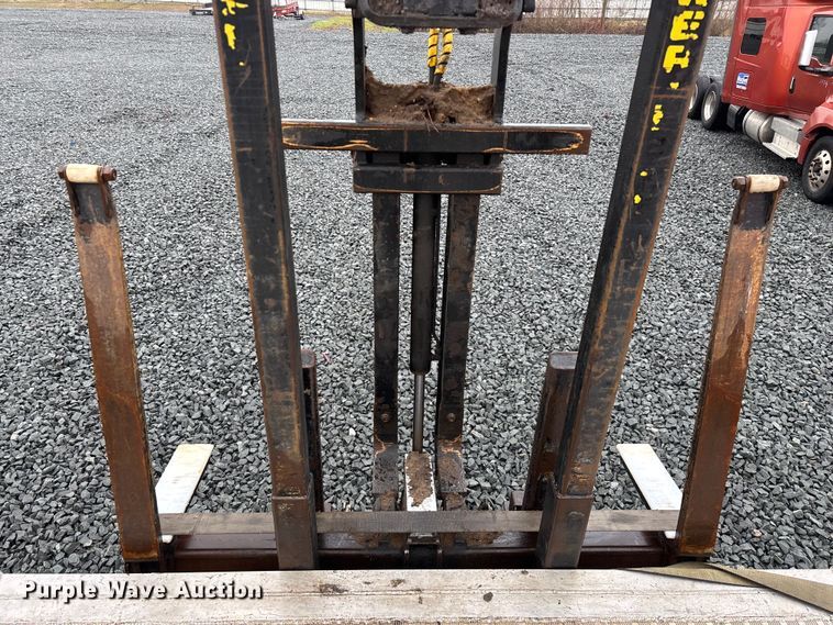 image for item YA2958 2013 Western Star 4700 crane truck