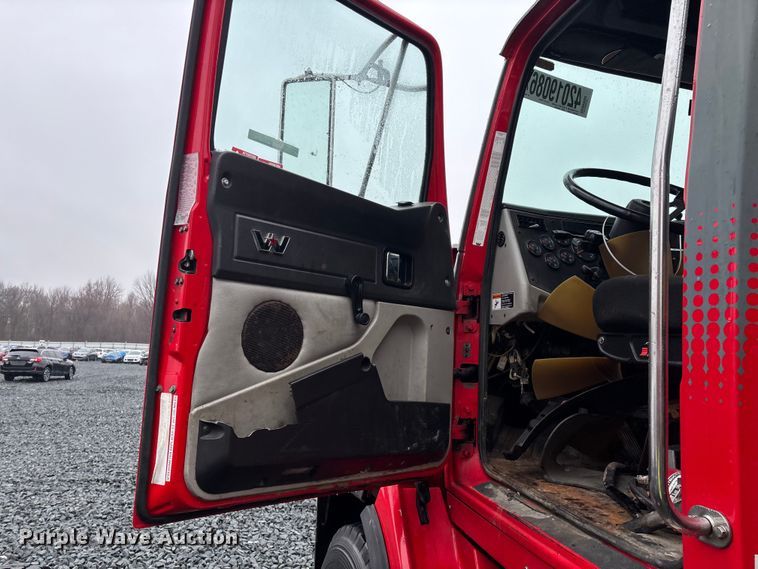 image for item YA2958 2013 Western Star 4700 crane truck