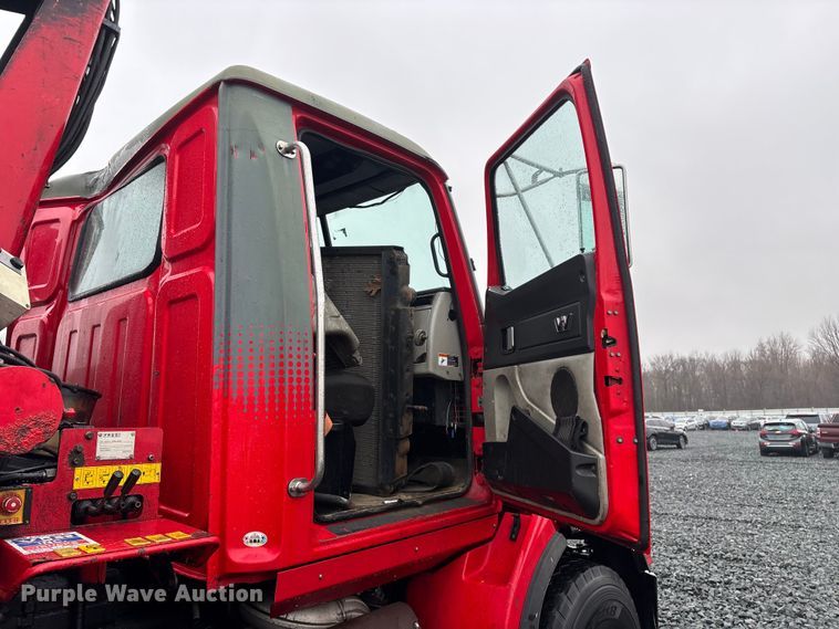 image for item YA2958 2013 Western Star 4700 crane truck