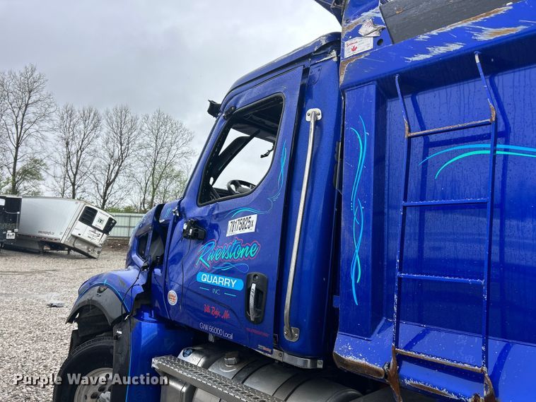 image for item YA2959 2025 Western Star 47X dump truck