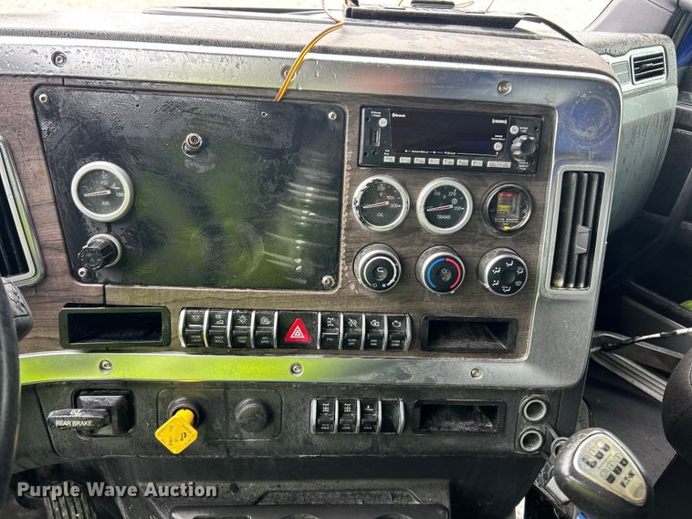 image for item YA2959 2025 Western Star 47X dump truck