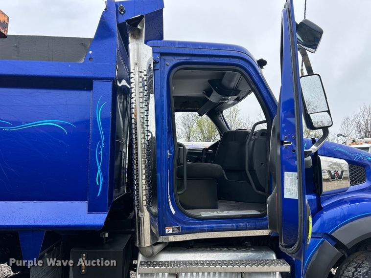 image for item YA2959 2025 Western Star 47X dump truck