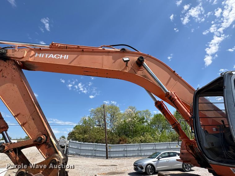 image for item YA3029 2000 Hitachi EX330LC-5 excavator