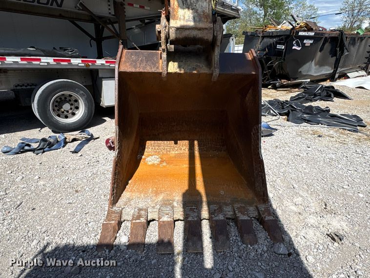 image for item YA3029 2000 Hitachi EX330LC-5 excavator