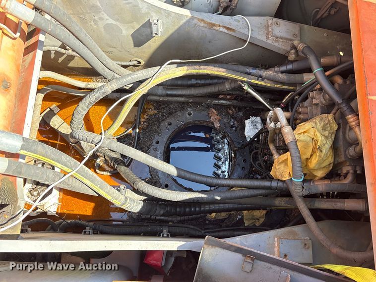 image for item YA3029 2000 Hitachi EX330LC-5 excavator