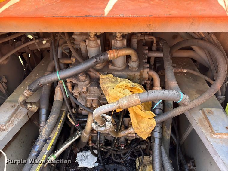 image for item YA3029 2000 Hitachi EX330LC-5 excavator
