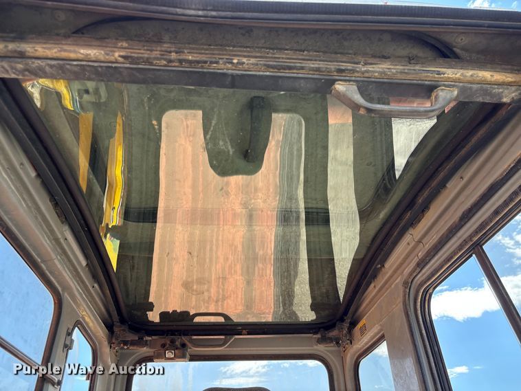 image for item YA3029 2000 Hitachi EX330LC-5 excavator