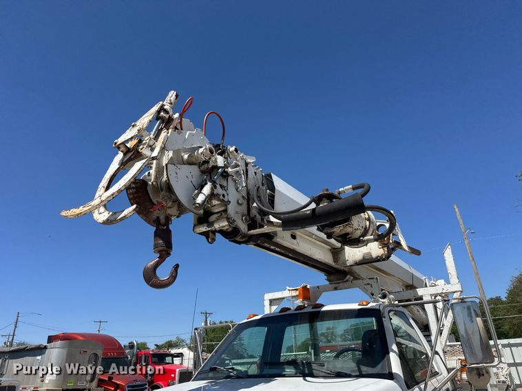 image for item YA3042 1995 Chevrolet Kodiak digger derrick truck