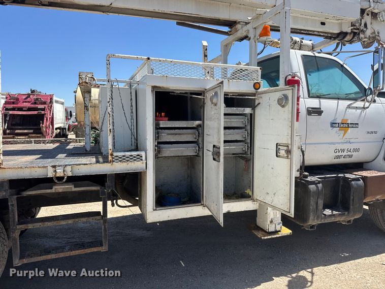 image for item YA3042 1995 Chevrolet Kodiak digger derrick truck