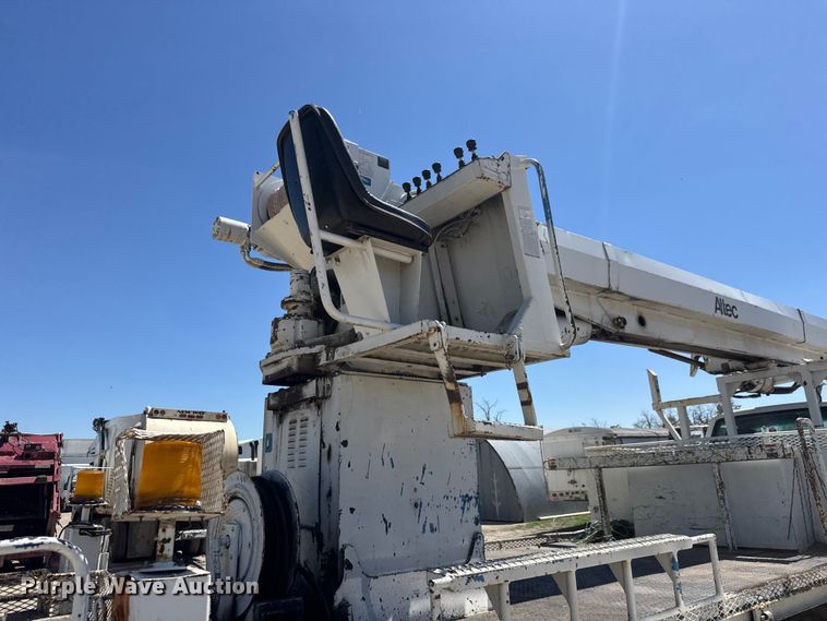 image for item YA3042 1995 Chevrolet Kodiak digger derrick truck