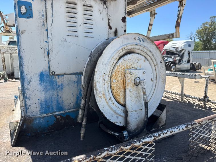 image for item YA3042 1995 Chevrolet Kodiak digger derrick truck