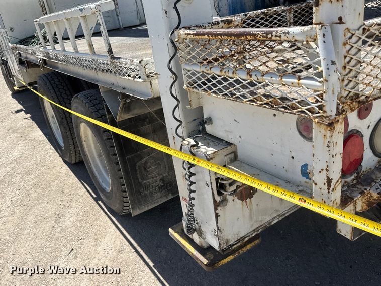 image for item YA3042 1995 Chevrolet Kodiak digger derrick truck