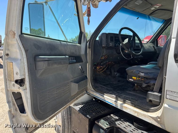 image for item YA3042 1995 Chevrolet Kodiak digger derrick truck