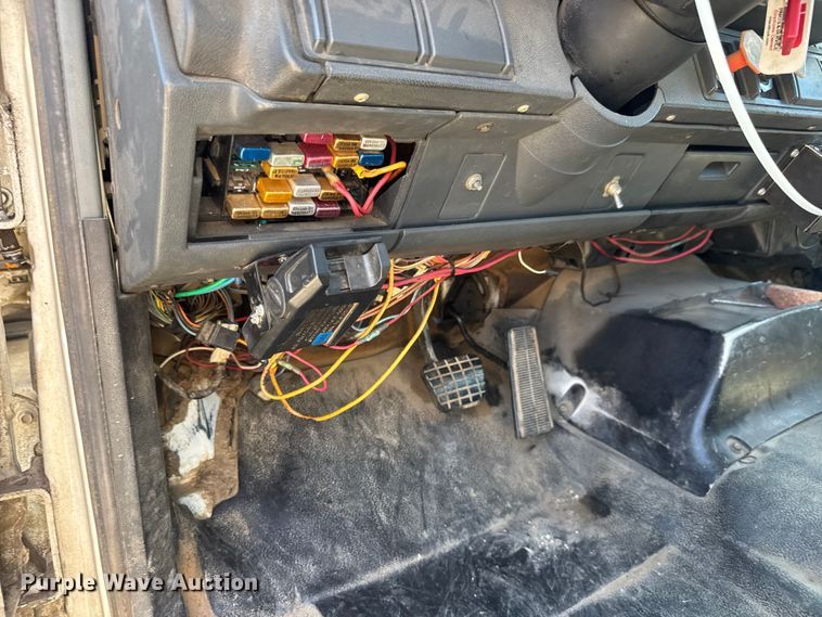 image for item YA3042 1995 Chevrolet Kodiak digger derrick truck