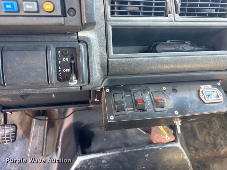 image for item YA3042 1995 Chevrolet Kodiak digger derrick truck