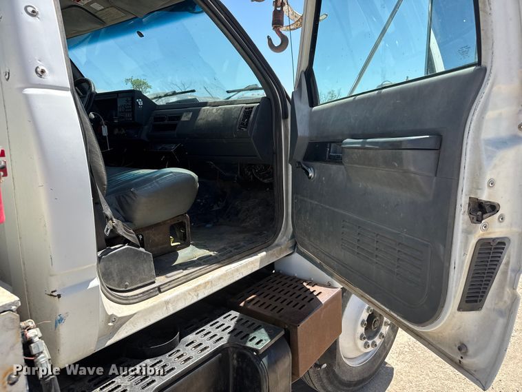 image for item YA3042 1995 Chevrolet Kodiak digger derrick truck