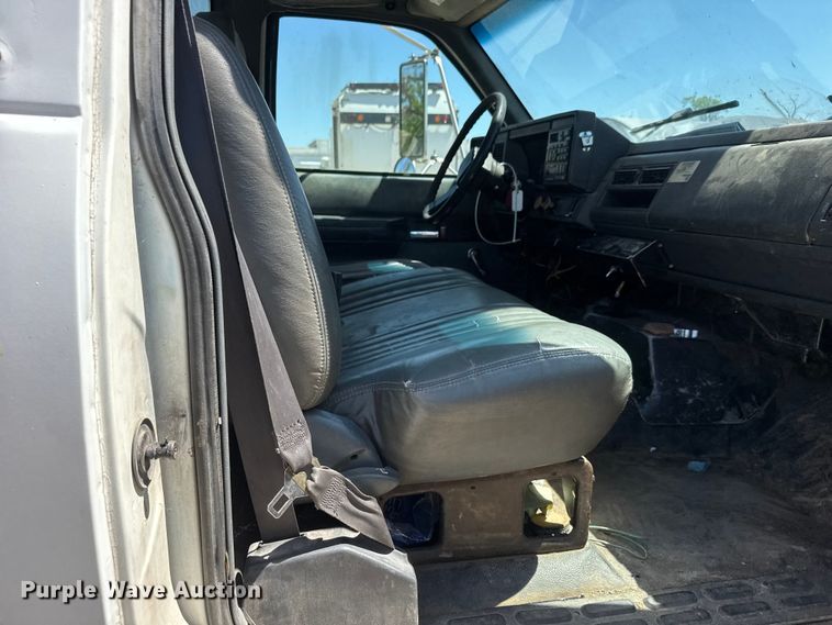 image for item YA3042 1995 Chevrolet Kodiak digger derrick truck