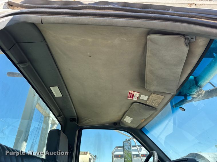 image for item YA3042 1995 Chevrolet Kodiak digger derrick truck