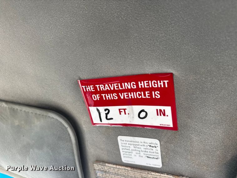 image for item YA3042 1995 Chevrolet Kodiak digger derrick truck