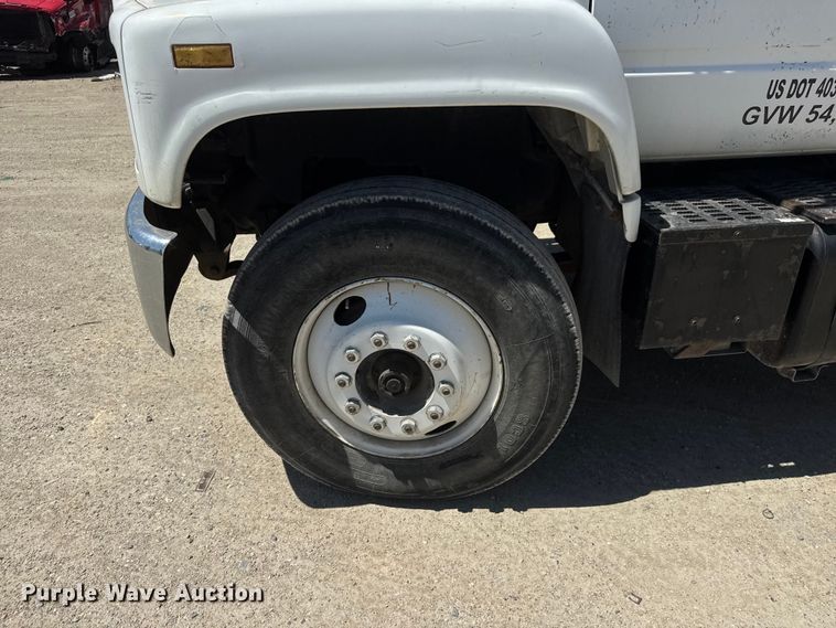 image for item YA3042 1995 Chevrolet Kodiak digger derrick truck