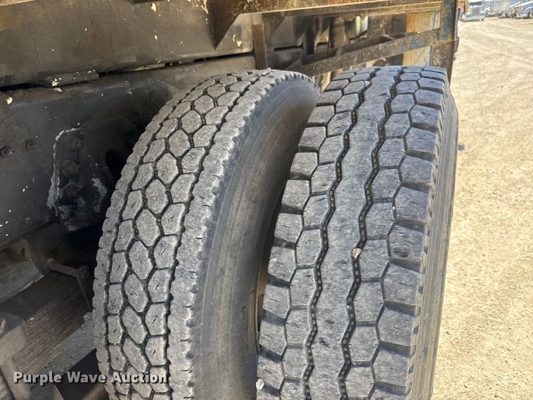 image for item YA3042 1995 Chevrolet Kodiak digger derrick truck